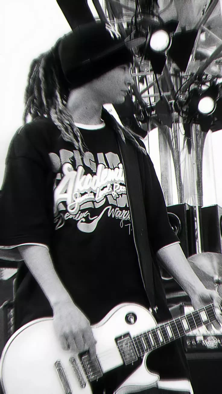 Tom kaulitz  thumbnail