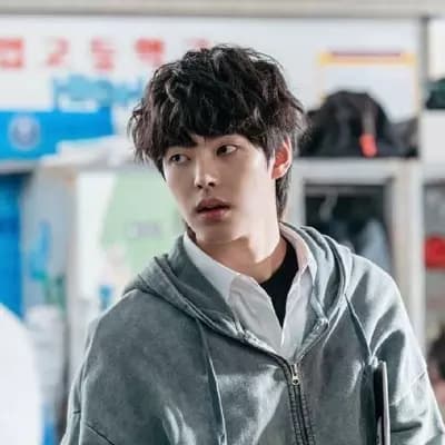 Lee Hyun-Woo thumbnail