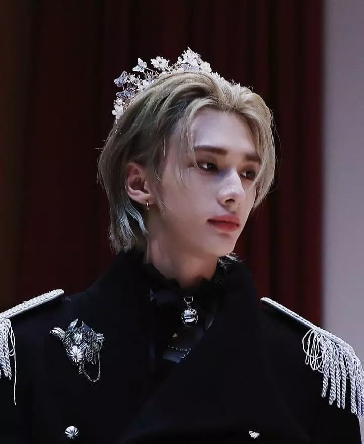 Hwang Hyunjin  thumbnail
