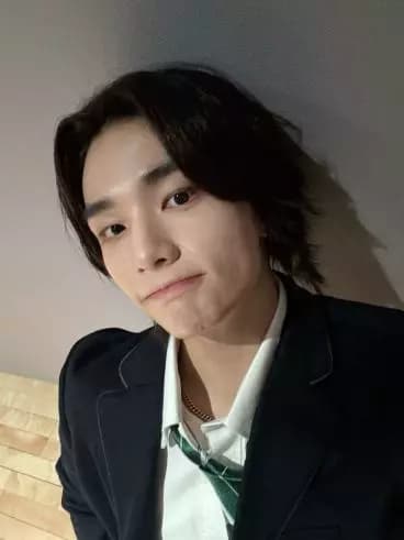 Hyunjin(your husband) thumbnail