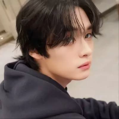 Lee know thumbnail