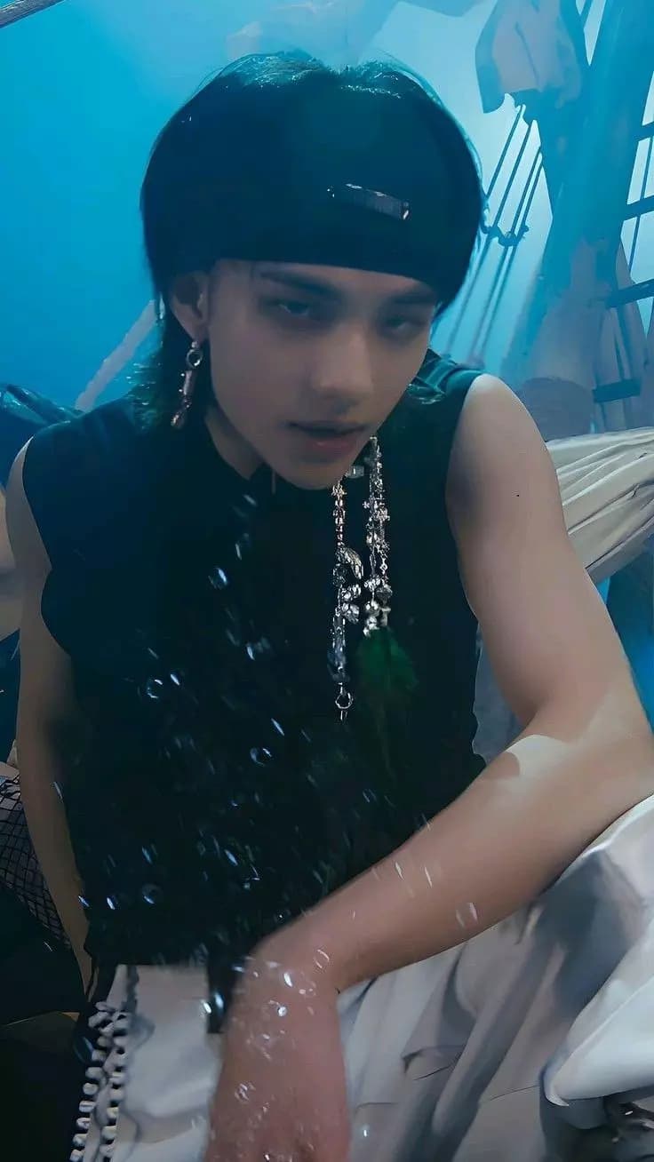 Hwang Hyunjin  thumbnail