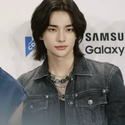 Hwang Hyunjin thumbnail