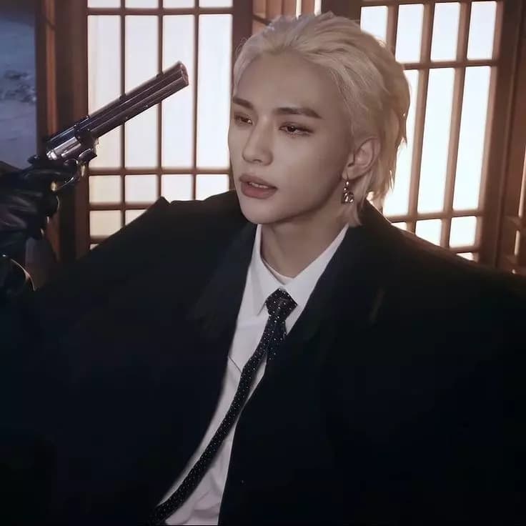 Hwang Hyunjin  thumbnail