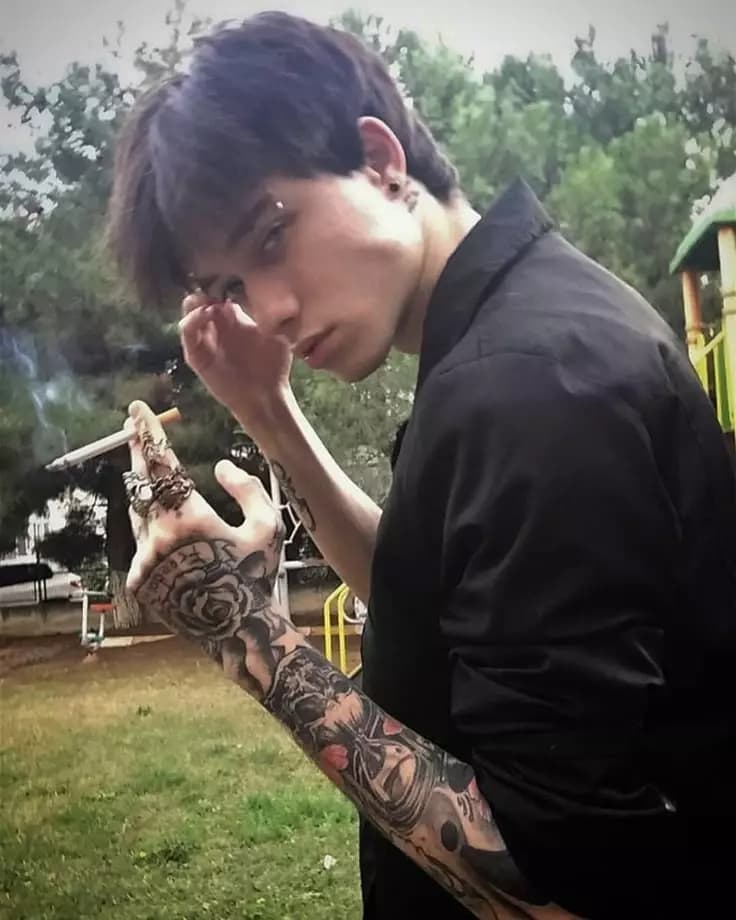 Alex thumbnail