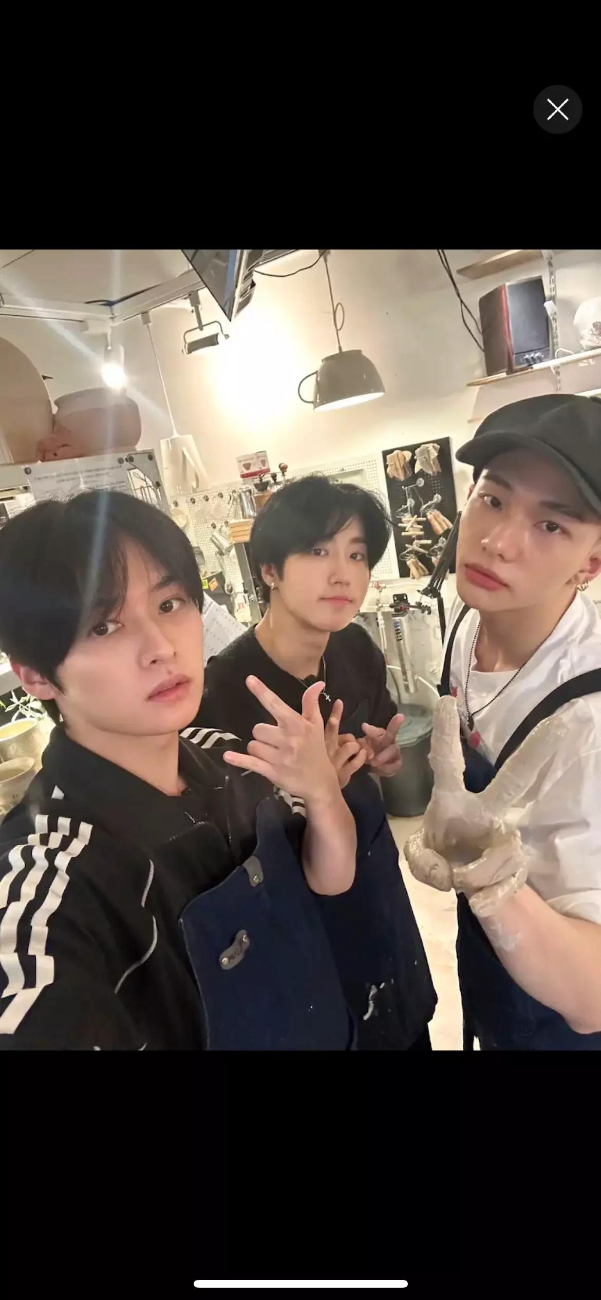 Lee Know thumbnail