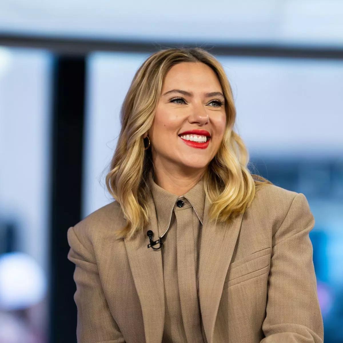 Scarlett Johansson  thumbnail