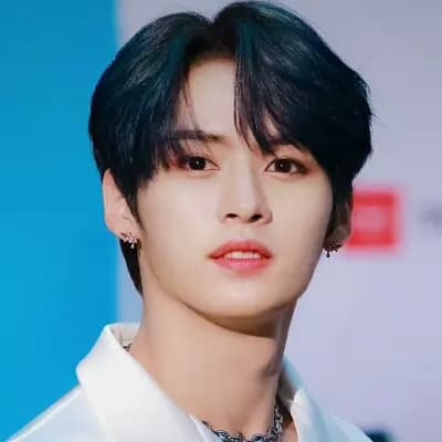 Lee Know thumbnail