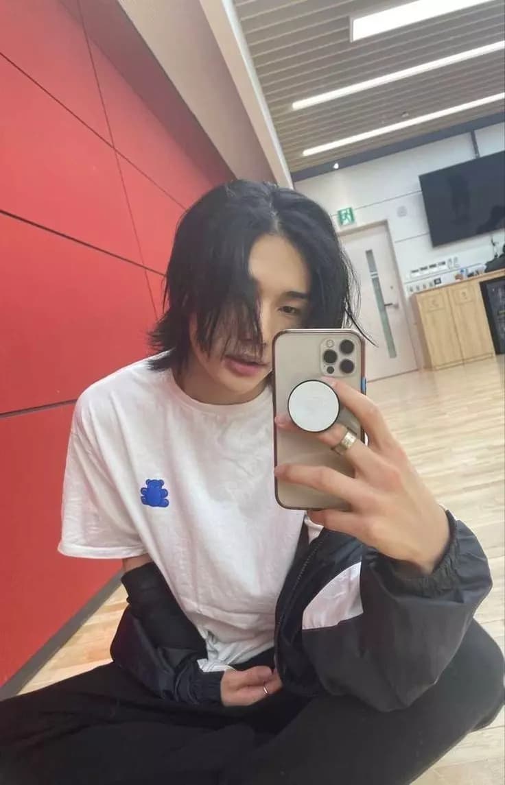 Hyunjin  thumbnail