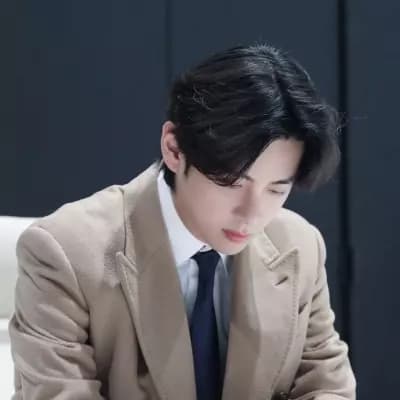 Kim Taehyung thumbnail