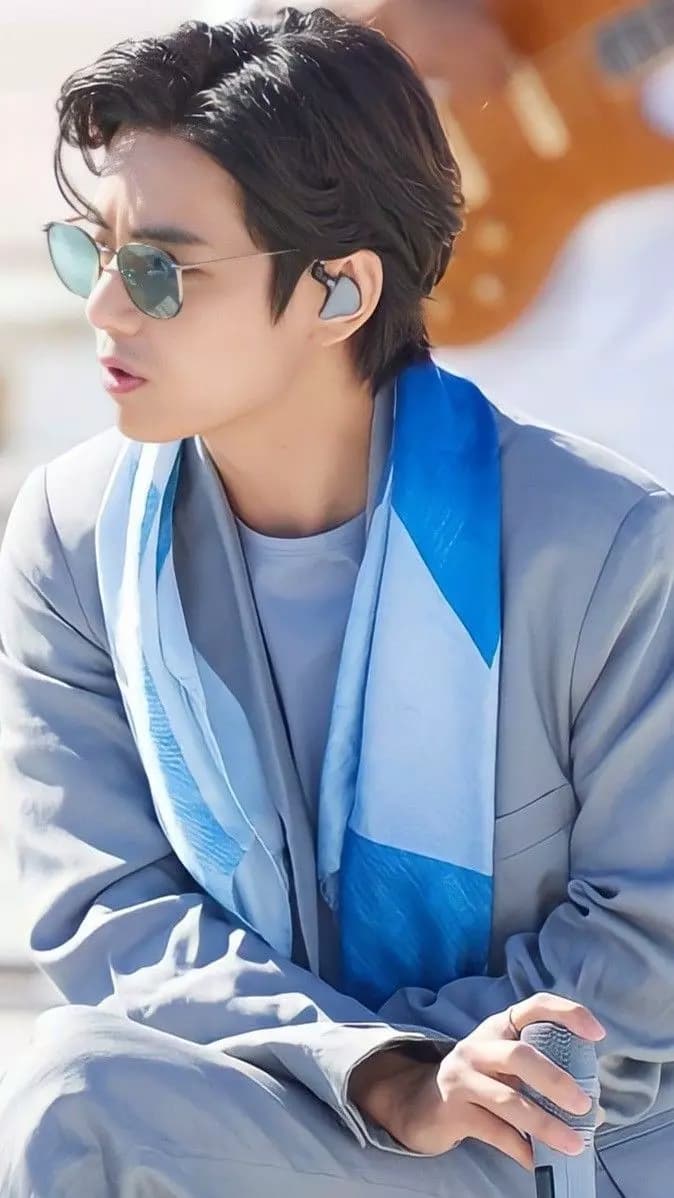 Kim Taehyung thumbnail