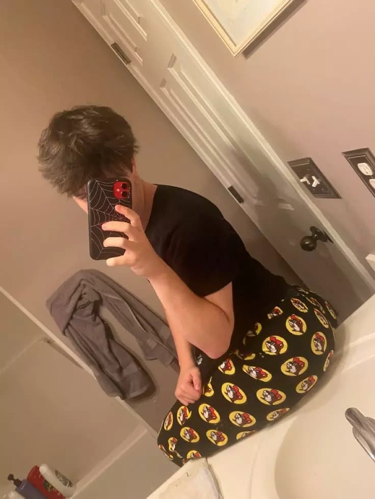 Lucas (big butt twink) thumbnail