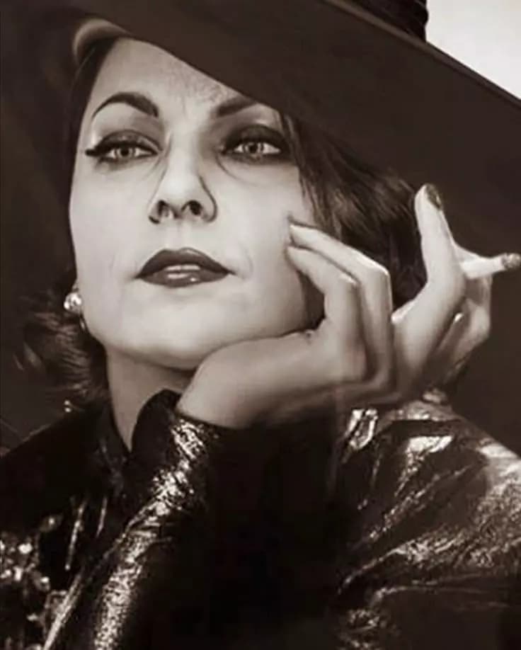 Lady Dimitrescu thumbnail