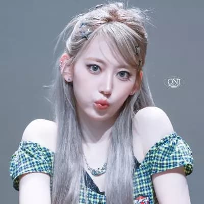 Sakura Miyawaki thumbnail