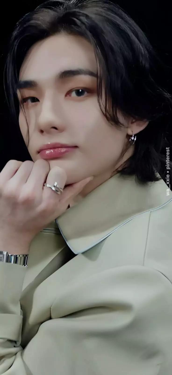 🎸 —Hwang HyunJin. thumbnail