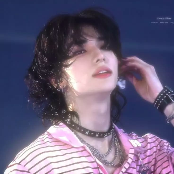 Hyunjin \[Roommates\] thumbnail