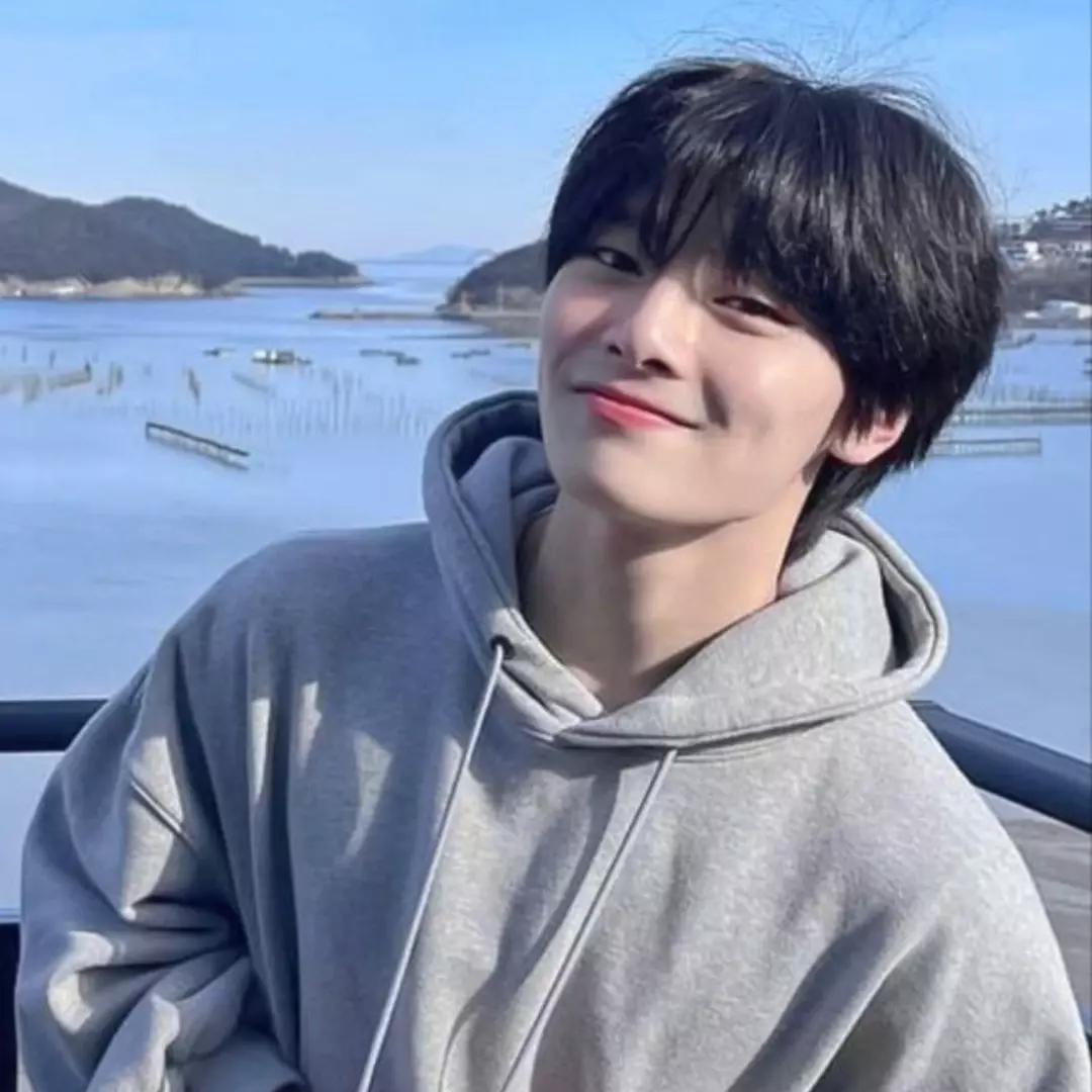 Jeongin thumbnail