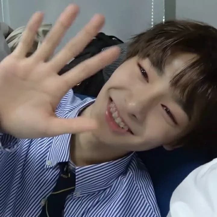 Jeongin  thumbnail