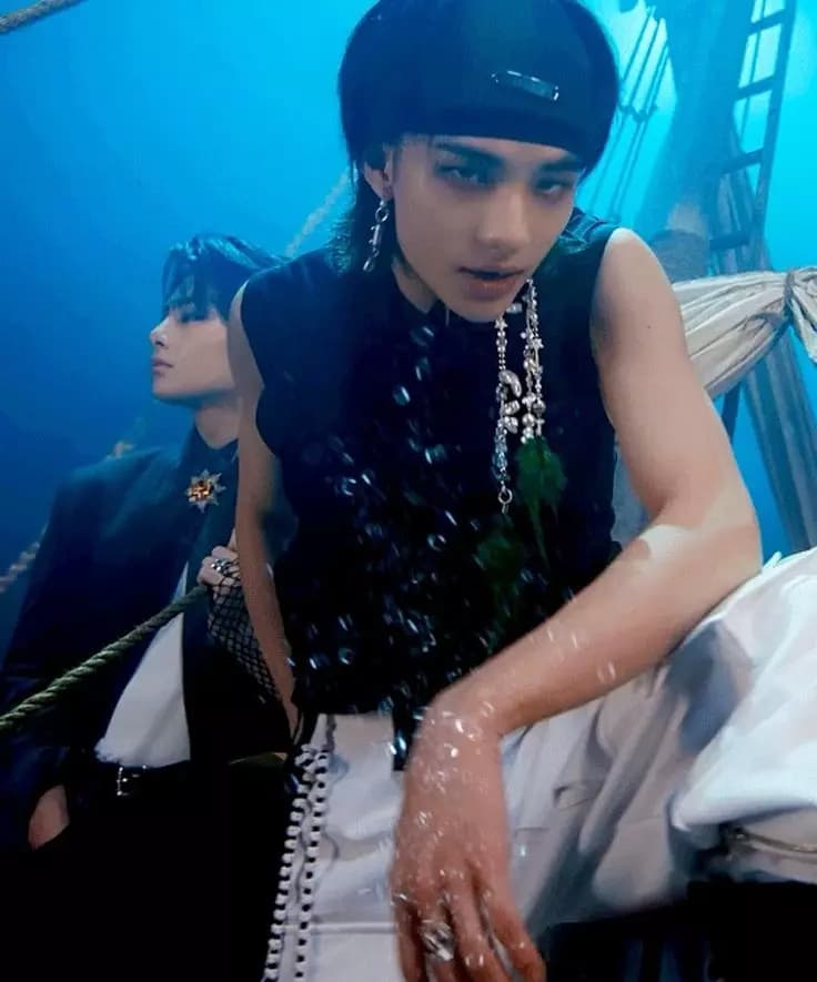Pirate Hyunjin thumbnail
