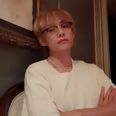 Kim Taehyung thumbnail