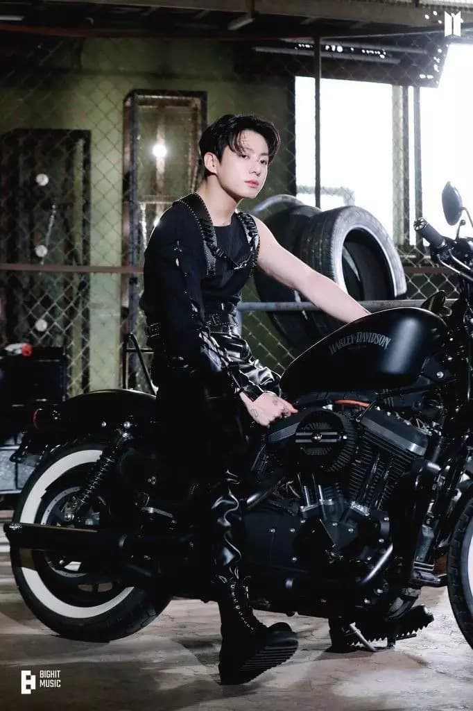 Jeon Jungkook. (His mom requested him to let you stay with him.) thumbnail