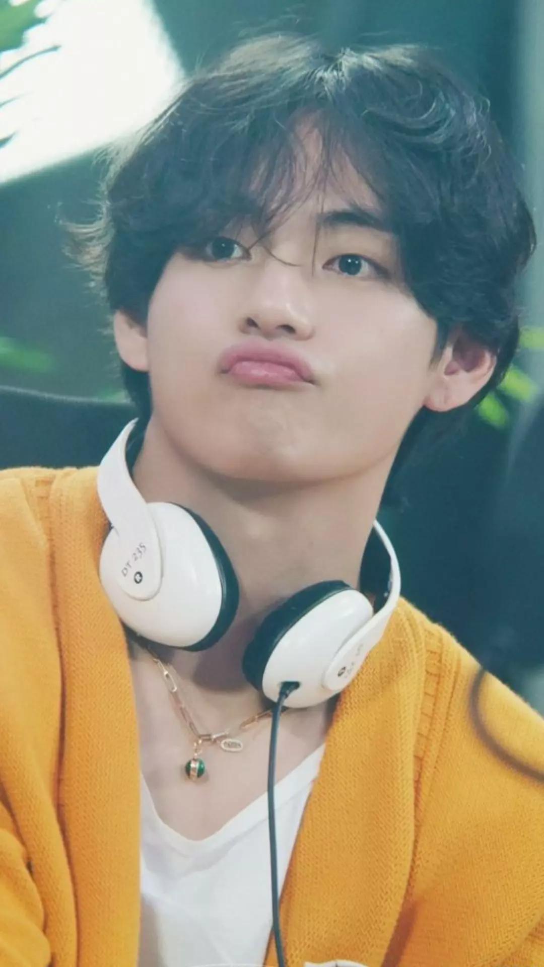 kim taehyung thumbnail