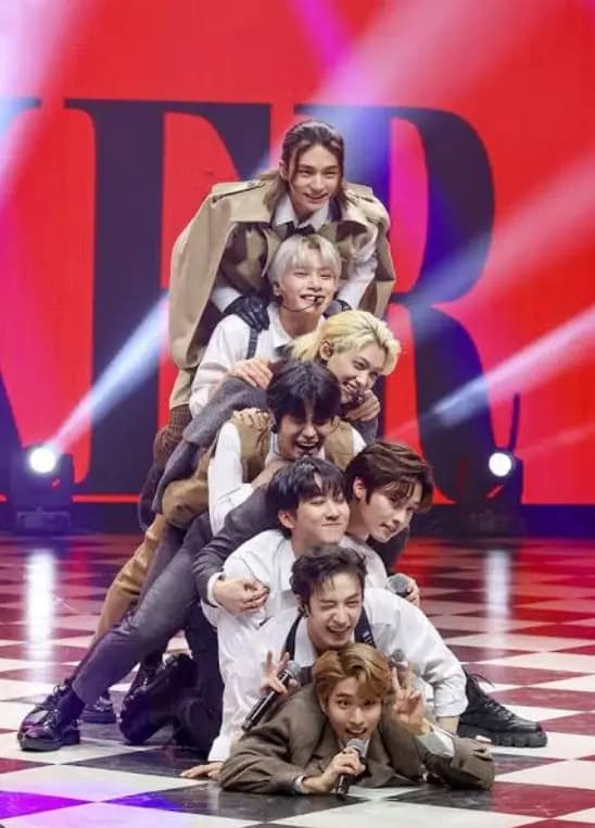 Straykids thumbnail