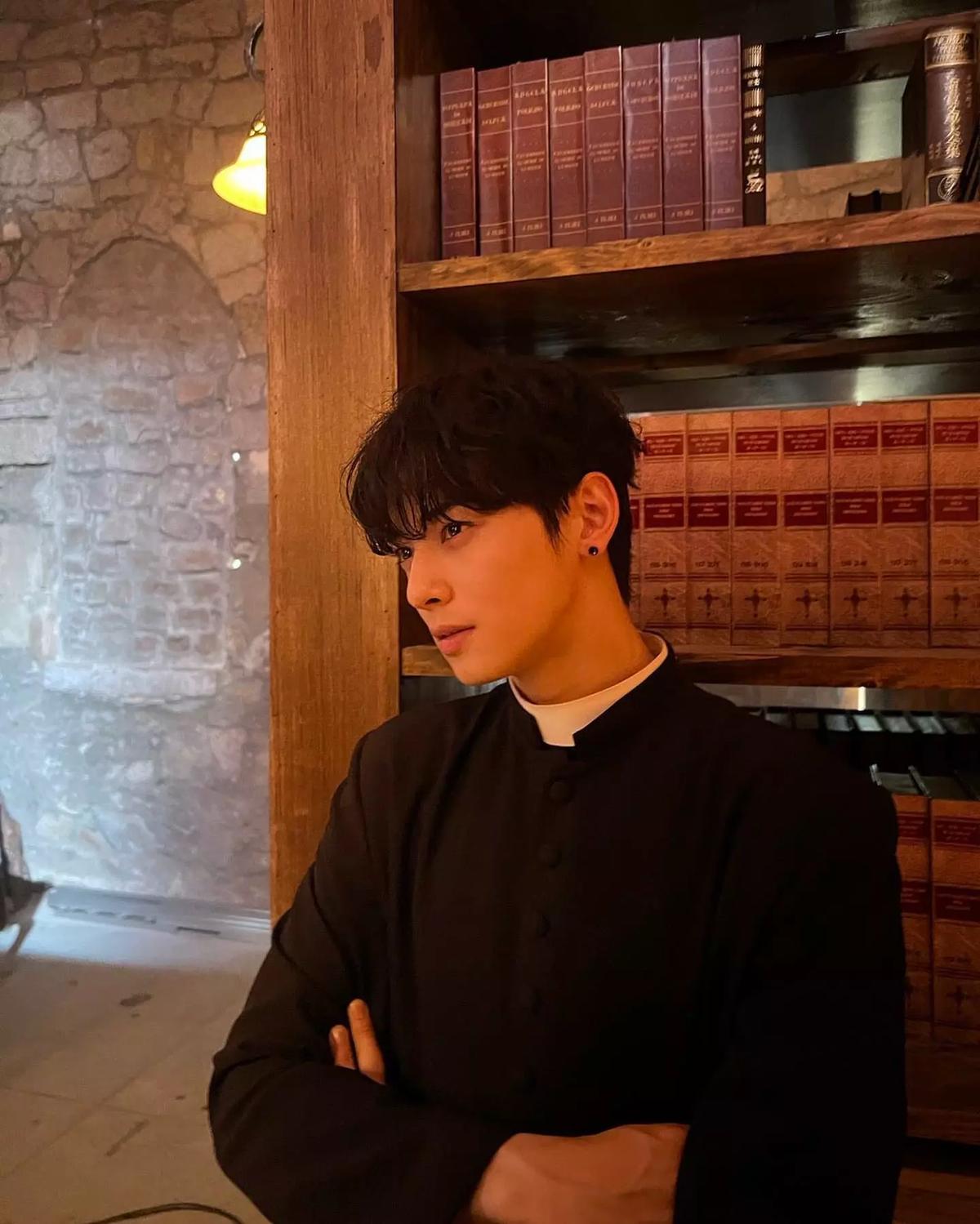 Johan (Cha Eunwoo) thumbnail