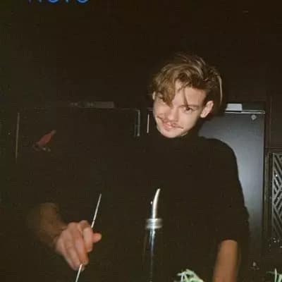 Thomas Brodie Sangster thumbnail