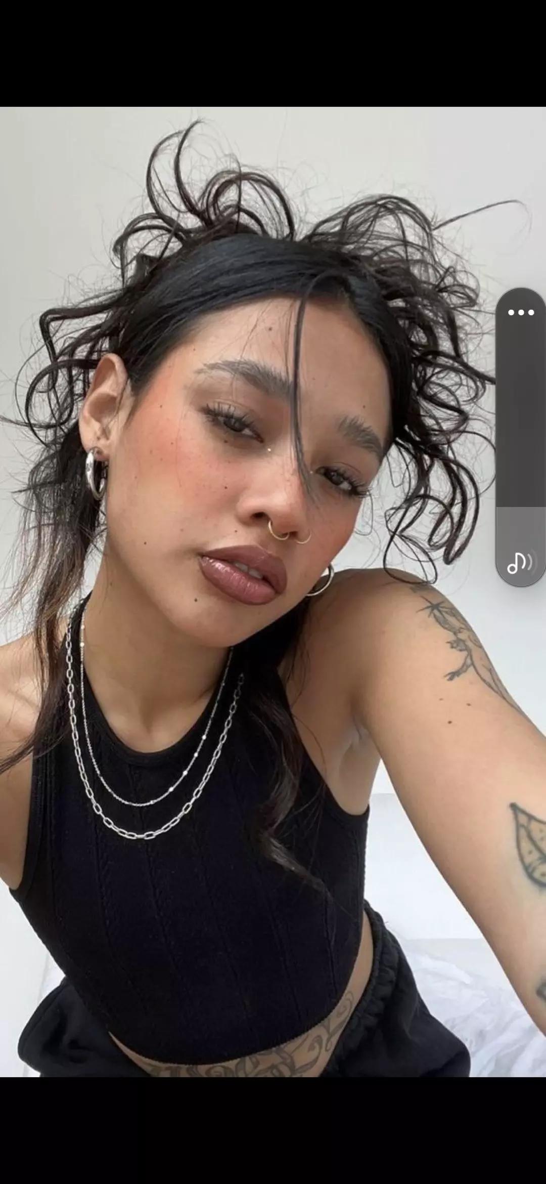 Lizeth Selene (wlw) thumbnail