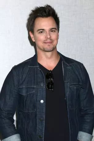 Darin Brooks thumbnail
