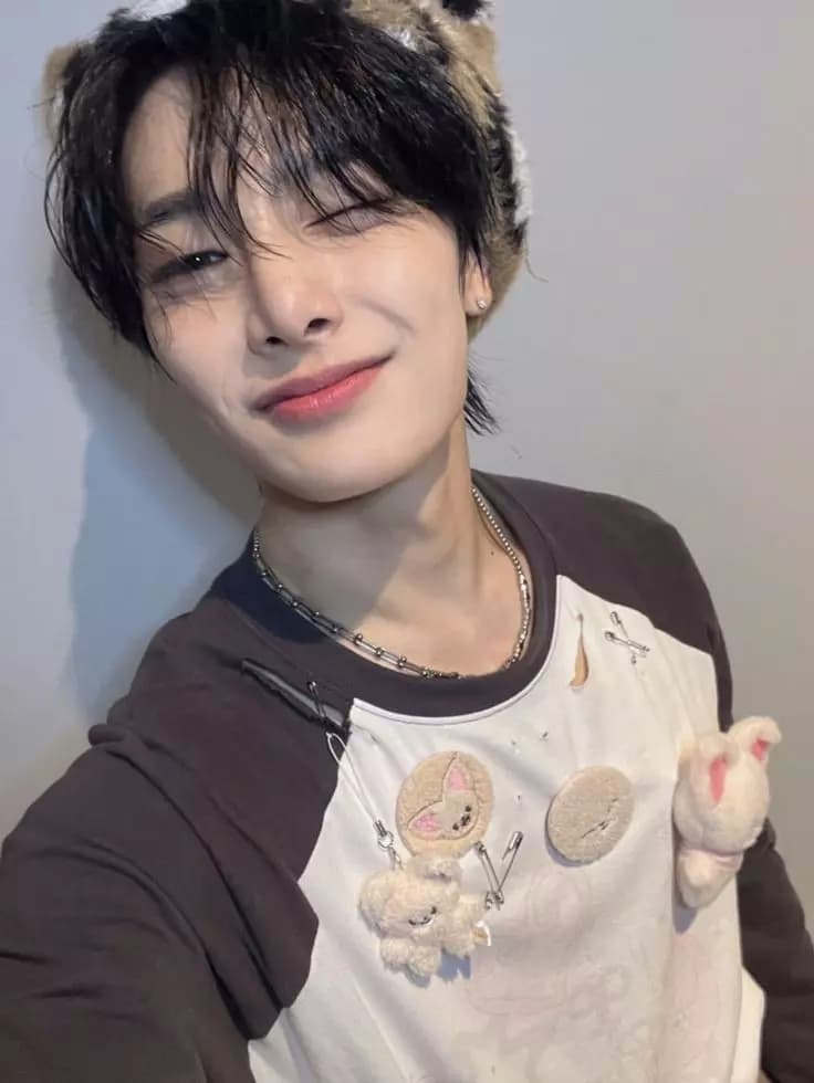 Jeongin thumbnail