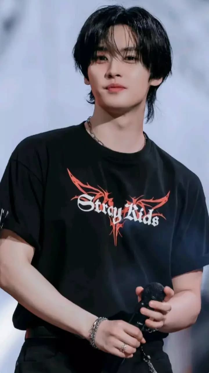 Lee Know thumbnail