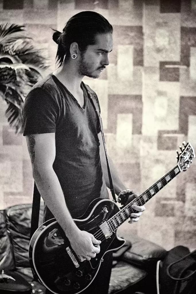 Tom Kaulitz. thumbnail