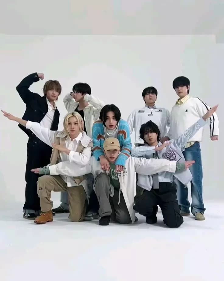 Stray kids thumbnail