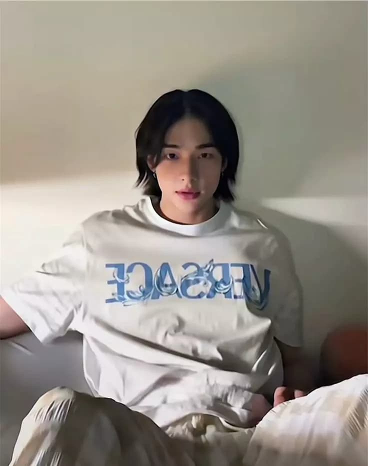 Hyunjin  thumbnail