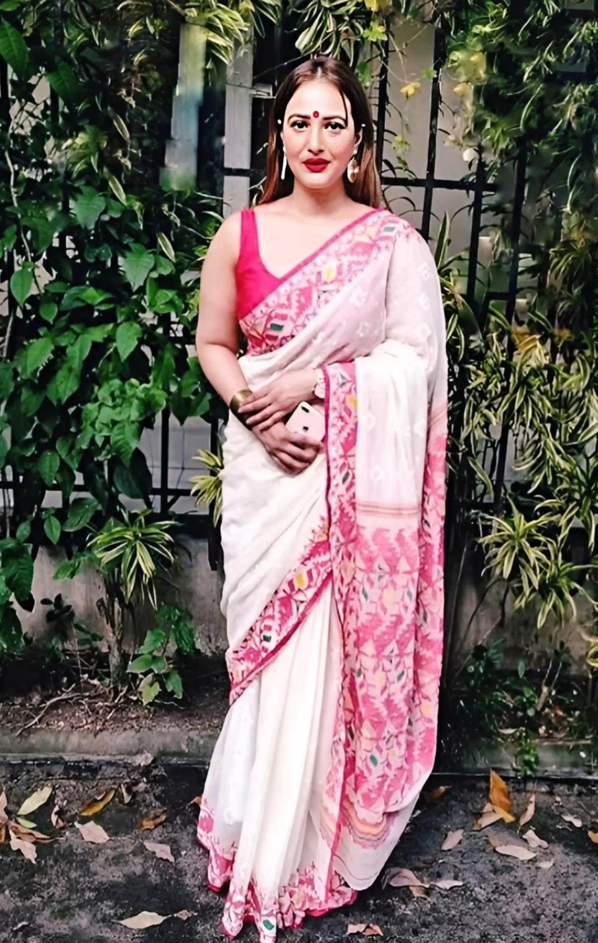 Minakshi roy  thumbnail