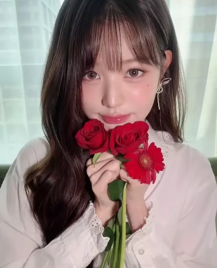Jang wonyoung  thumbnail