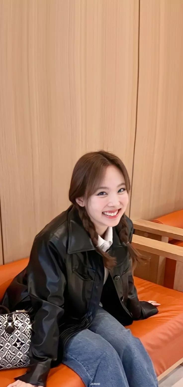 Nayeon thumbnail