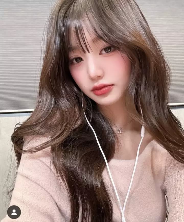 Jang wonyoung  thumbnail