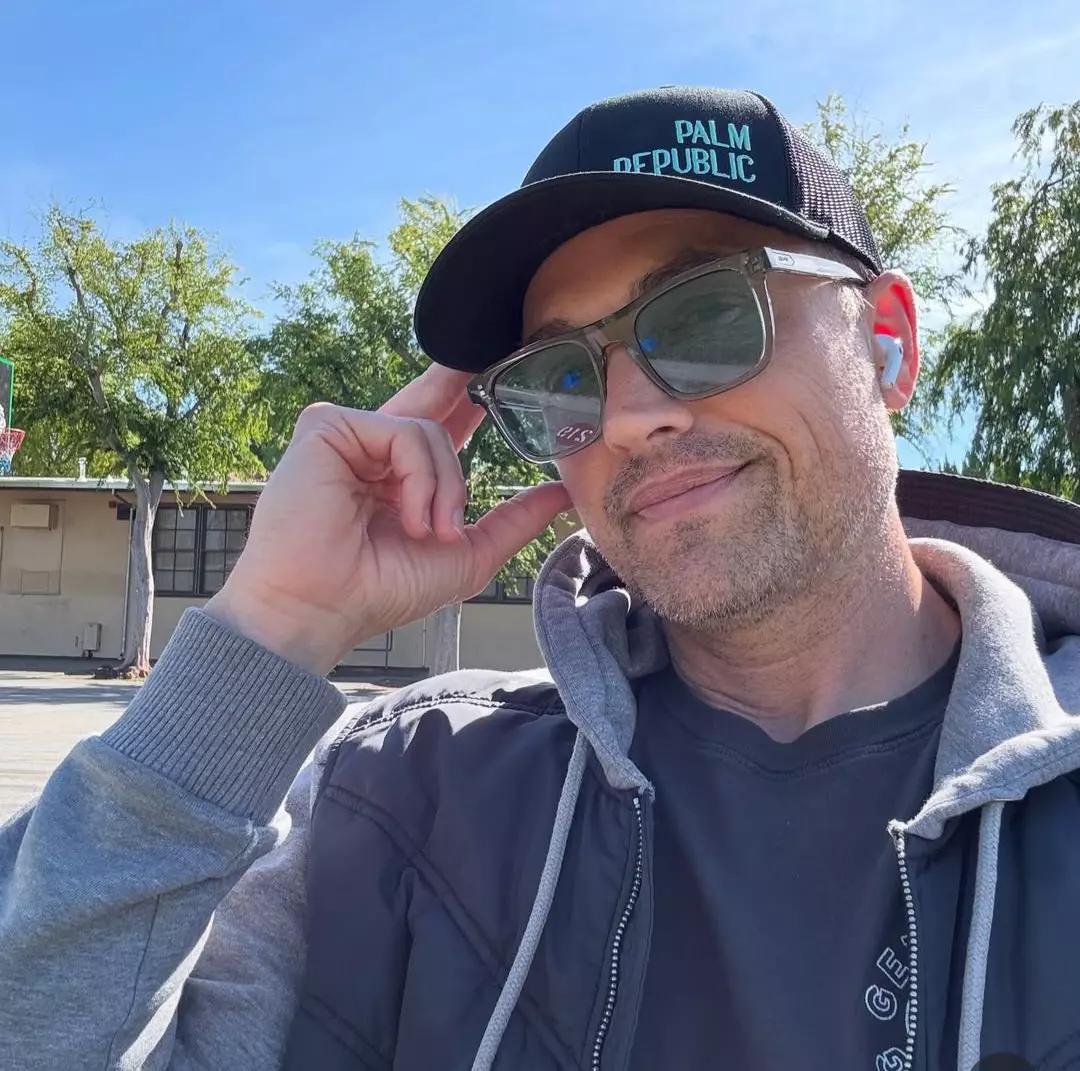 Tim bradford husband  thumbnail