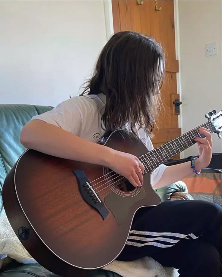 Bella ramsey  thumbnail