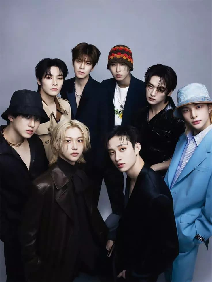 Stray Kids and the new makeup artist thumbnail