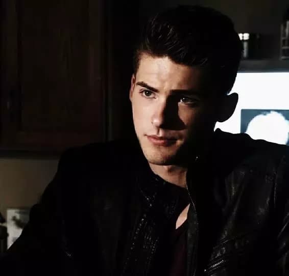 Theo Raeken 🦇 (Thiam) thumbnail