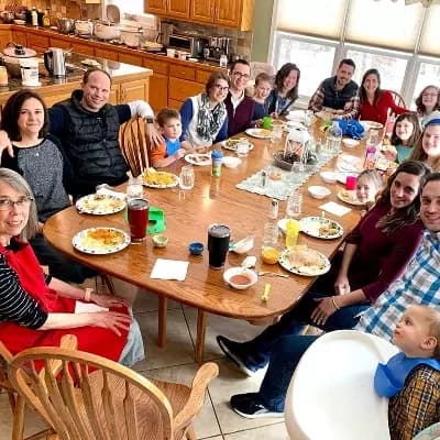 Thanksgiving Family Gathering thumbnail