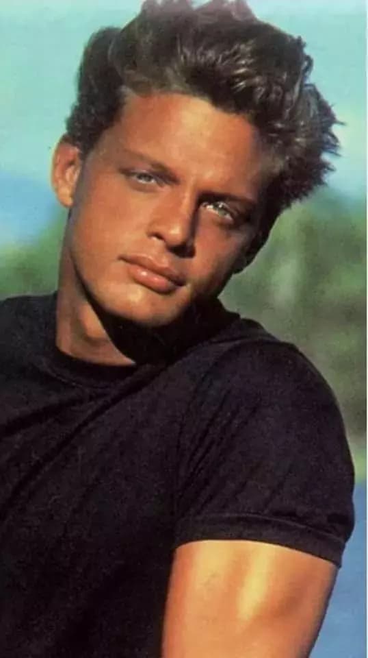 Luis Miguel thumbnail
