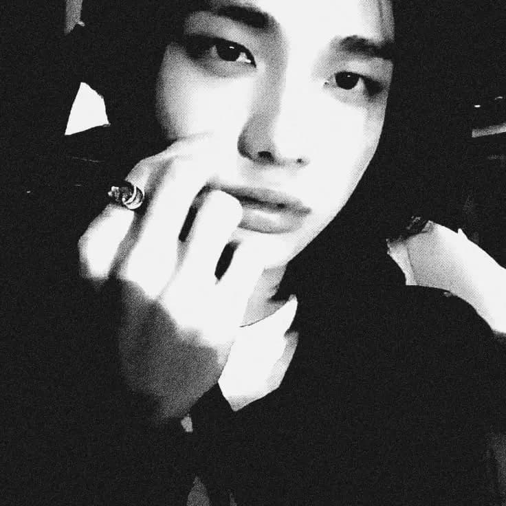 Hwang Hyunjin thumbnail