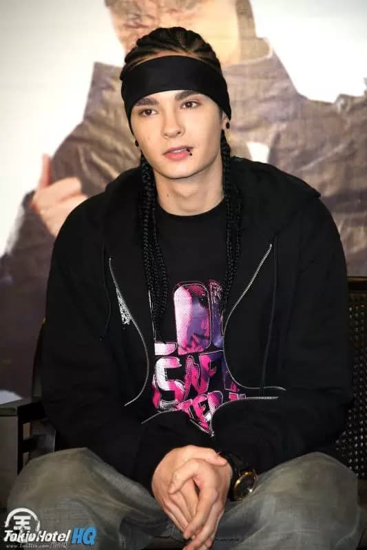 Tom Kaulitz and a vampire. thumbnail