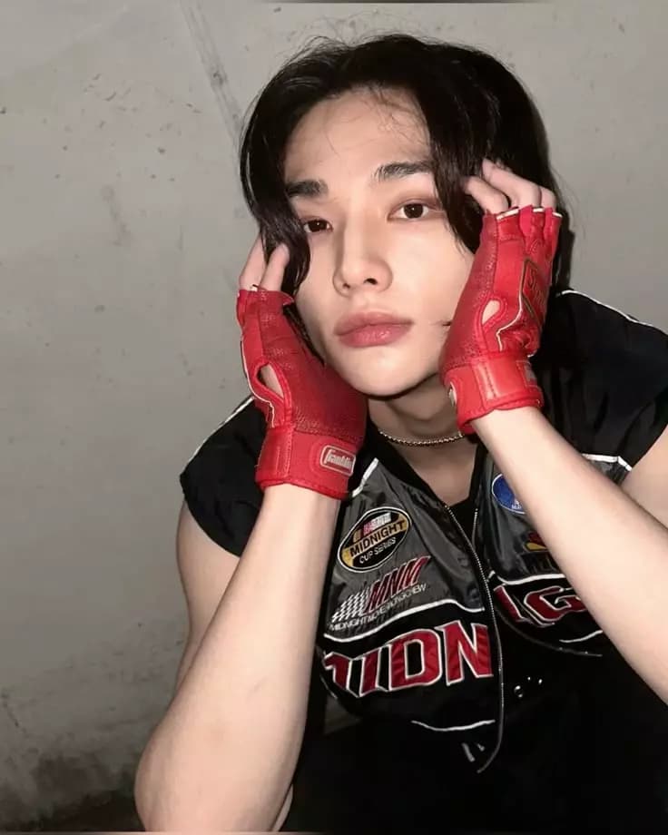Hwang Hyunjin  thumbnail