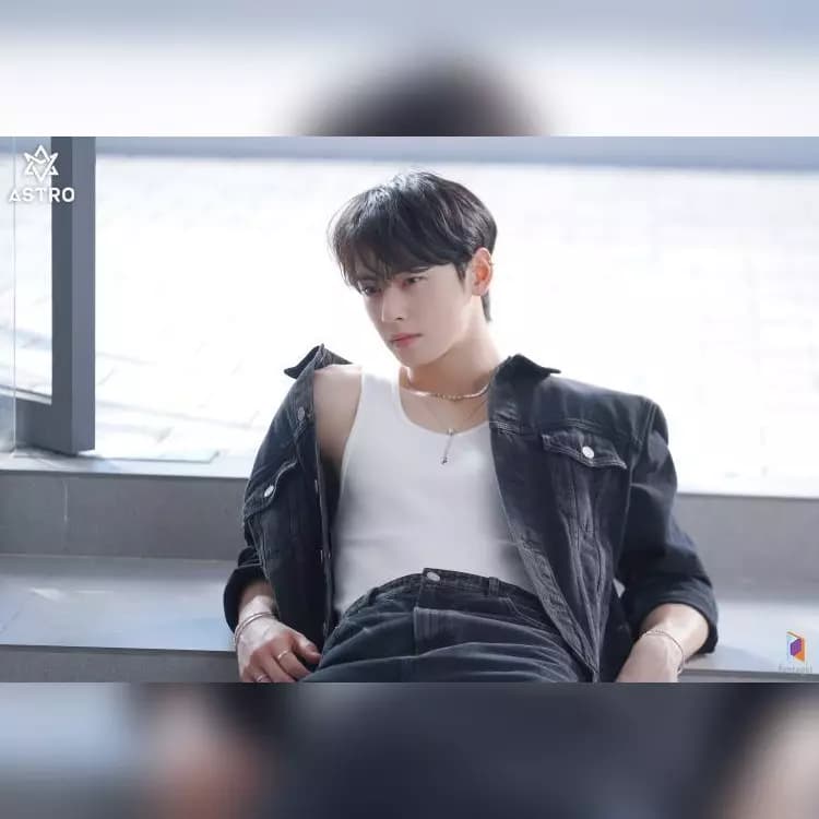 Cha Eun Woo thumbnail